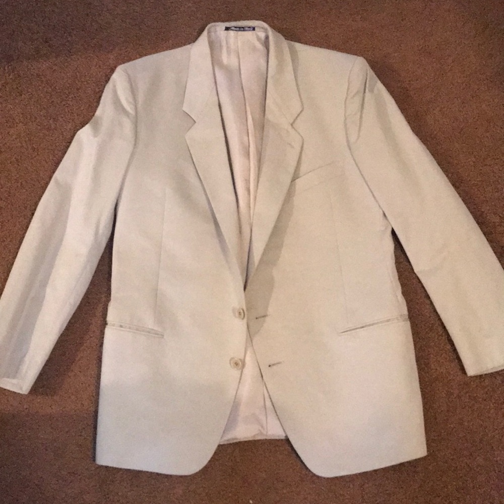 Giorgio Armani tan sports coat